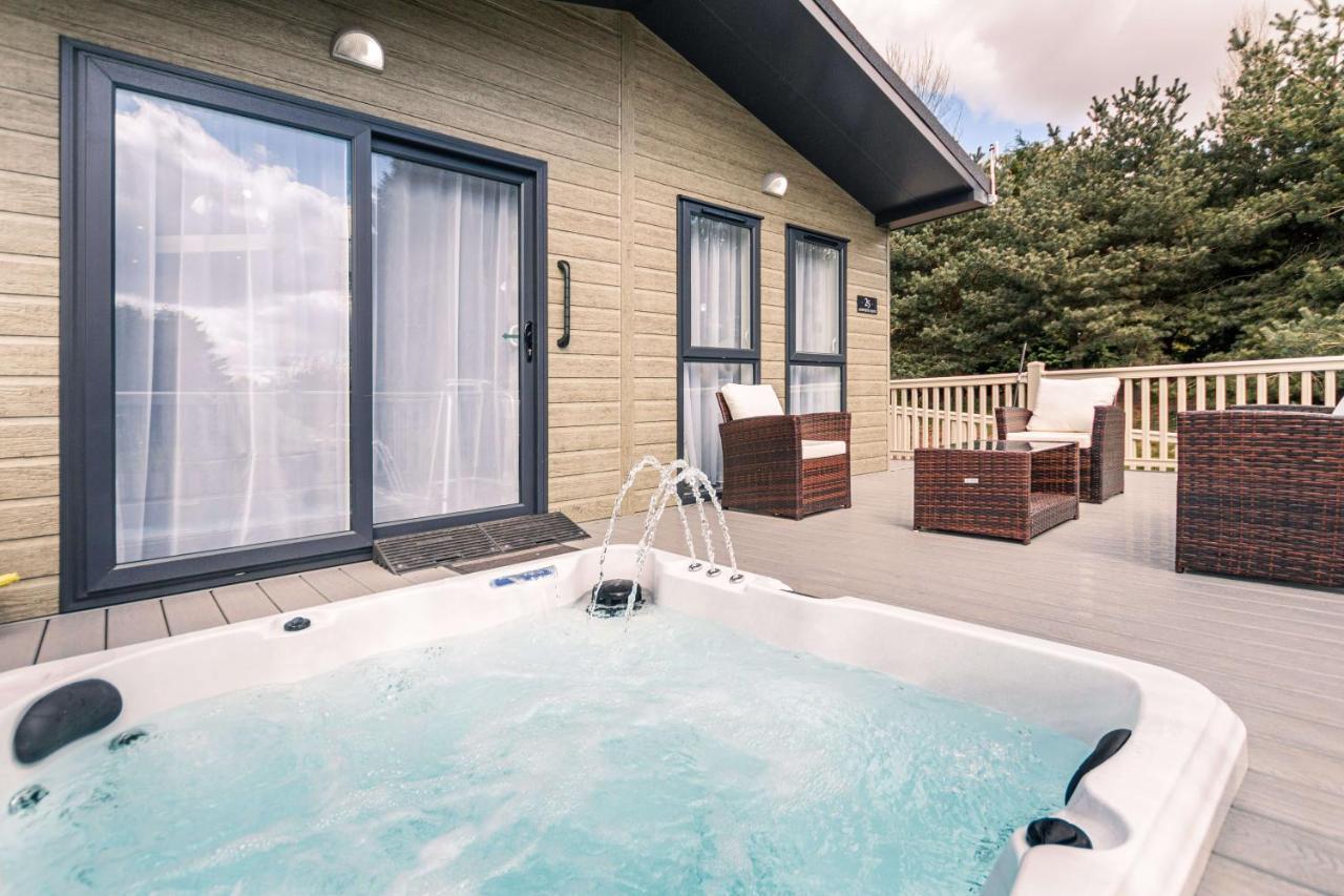 Barmby on the Moor Ashworth Lodge With Hot Tub מראה חיצוני תמונה